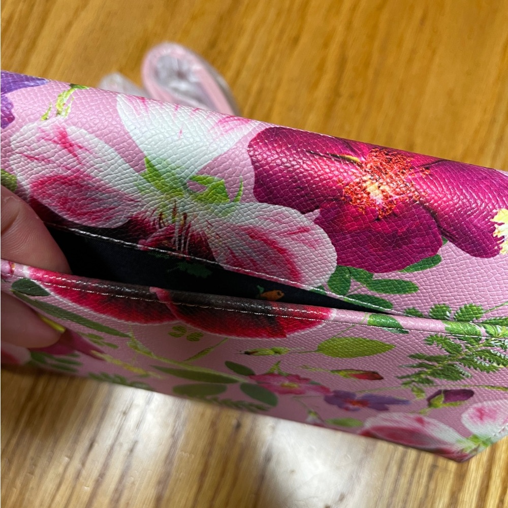 Betsey Johnson Pink Floral Crossbody Purse Wallet - Picture 5 of 8